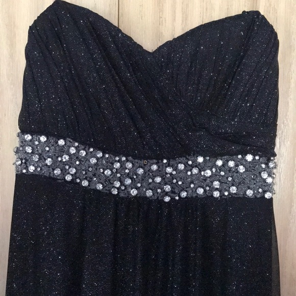 Black strapless dress - Picture 2 of 5
